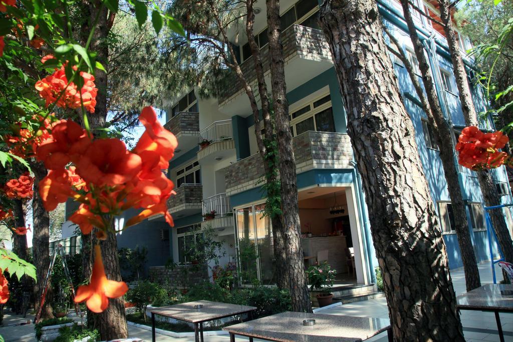 Hotel Princi I Vogel Velipoje Exterior photo